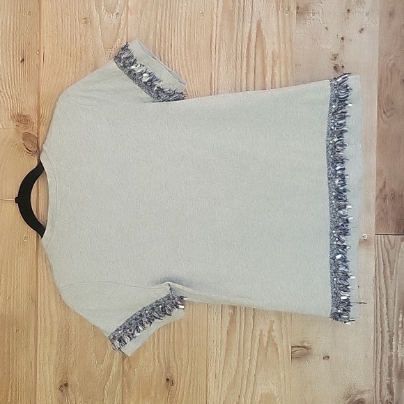 Banana Republic Gray Tee with Blue and Gray Metallic Fringe Trim Size Small - Picture 6 of 6